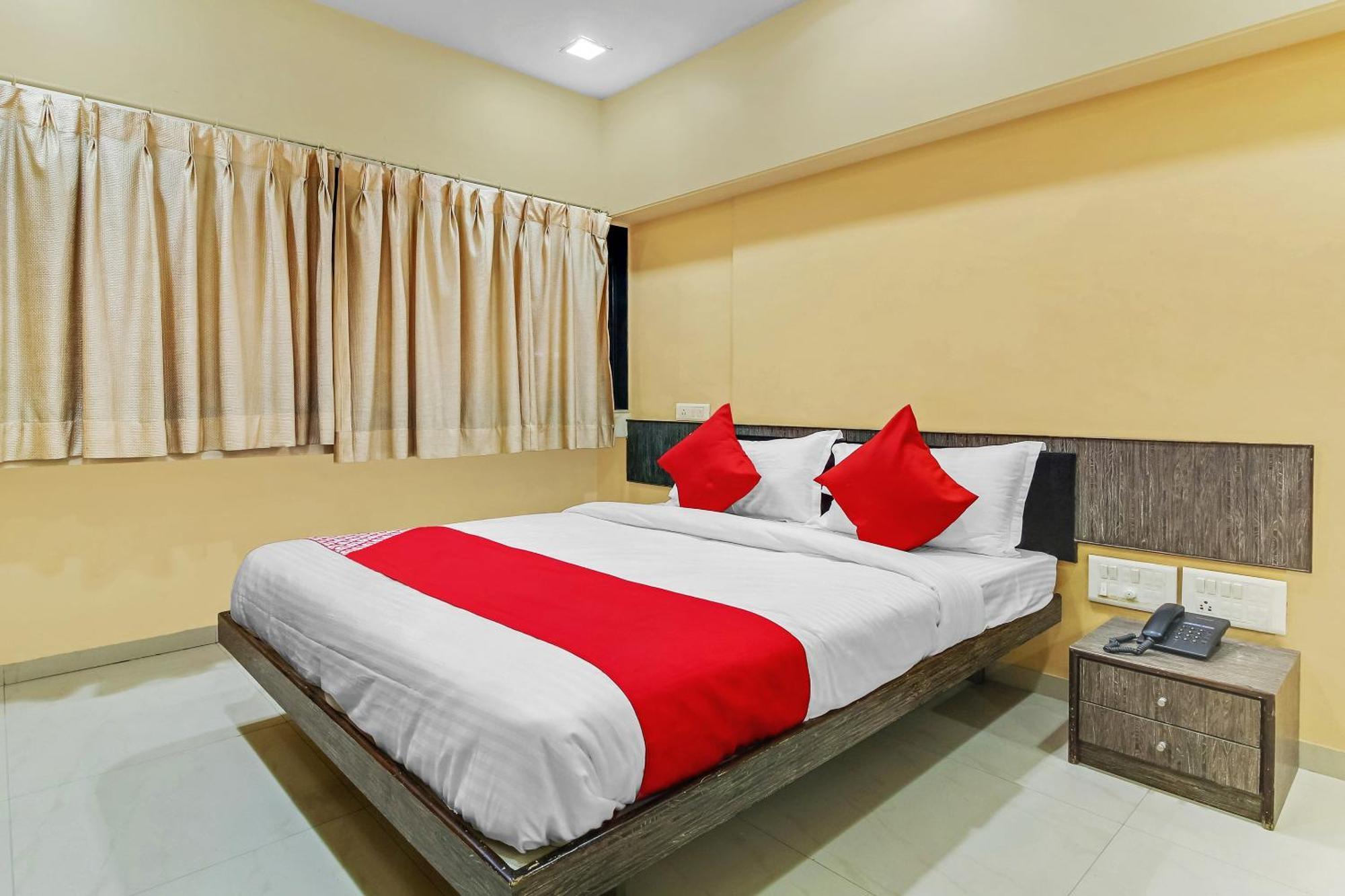 Hotel O Priyanka Residency Solapur Bagian luar foto