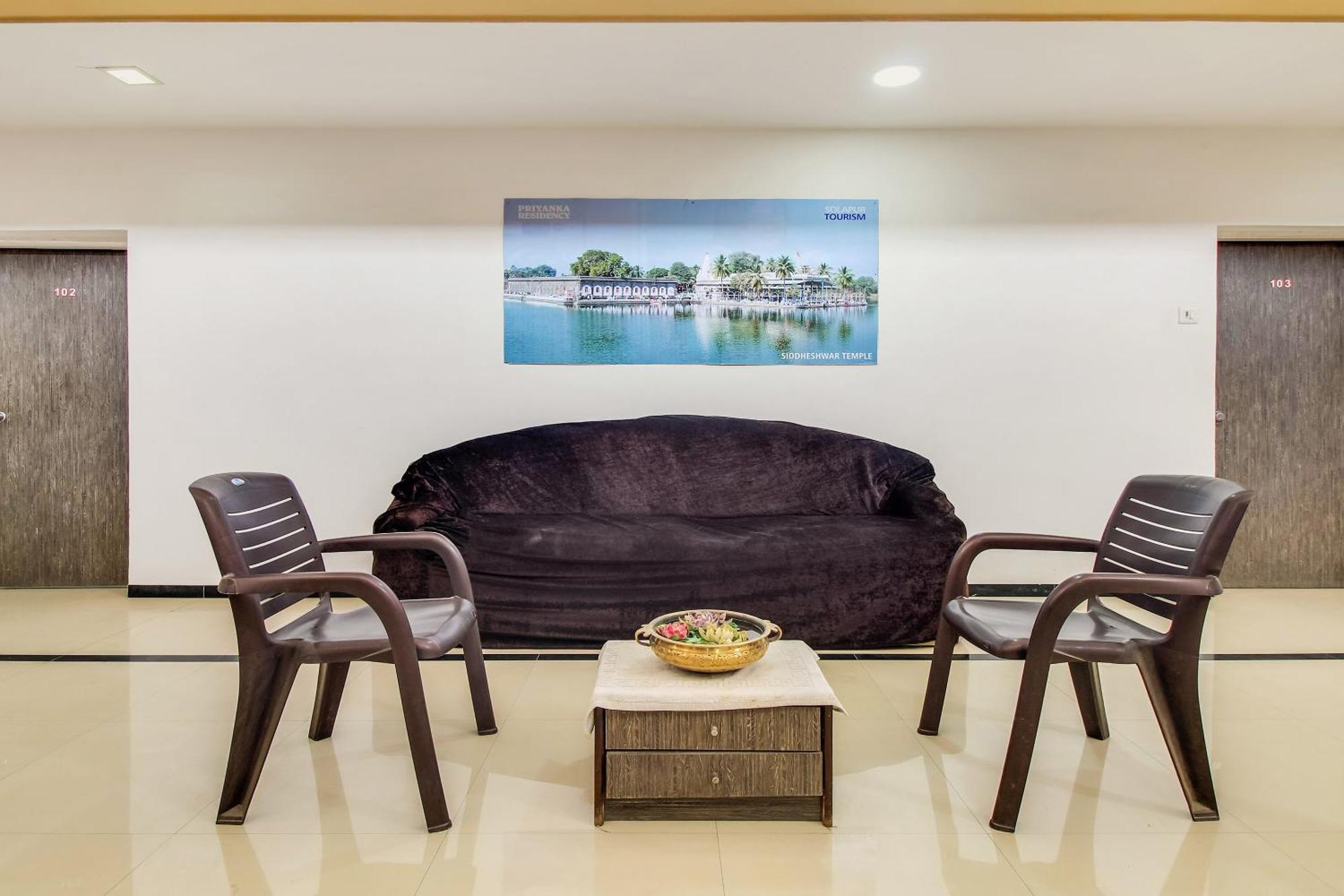 Hotel O Priyanka Residency Solapur Bagian luar foto