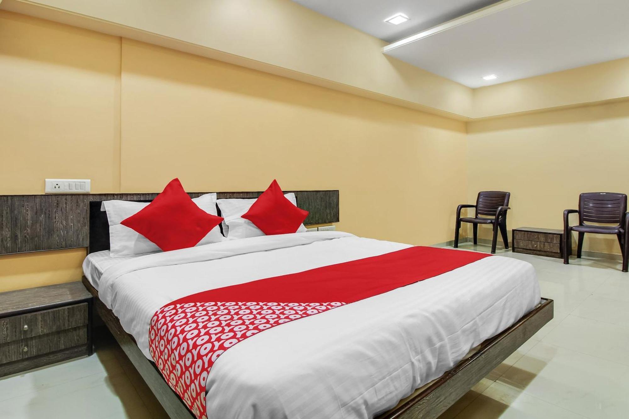 Hotel O Priyanka Residency Solapur Bagian luar foto