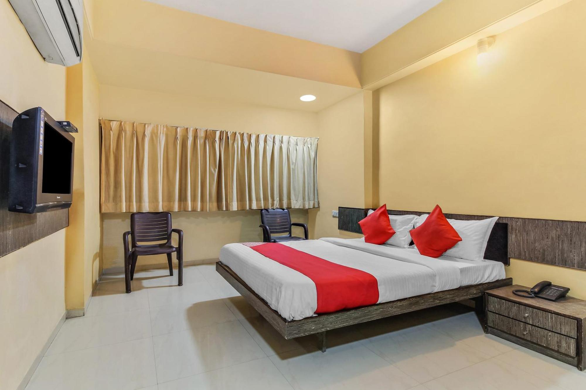 Hotel O Priyanka Residency Solapur Bagian luar foto