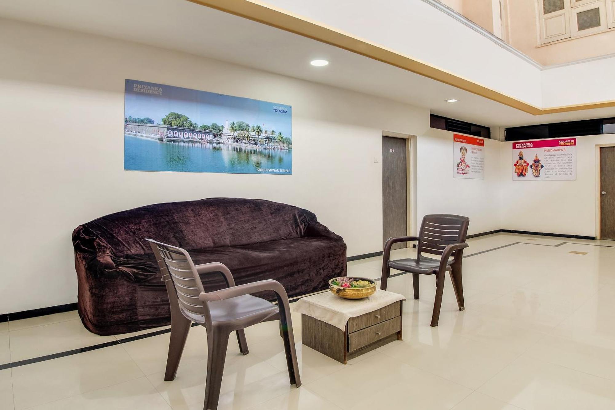 Hotel O Priyanka Residency Solapur Bagian luar foto