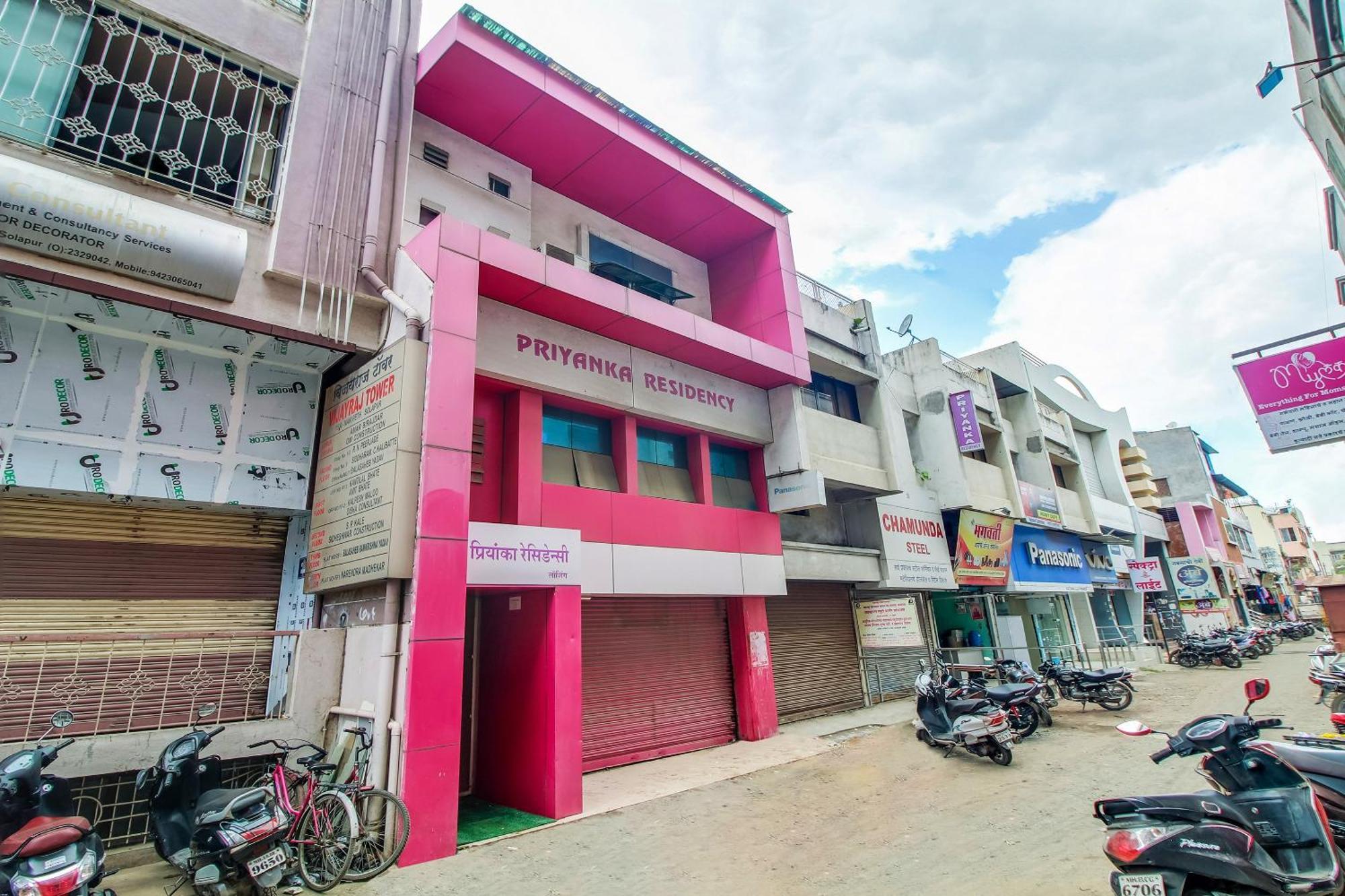 Hotel O Priyanka Residency Solapur Bagian luar foto
